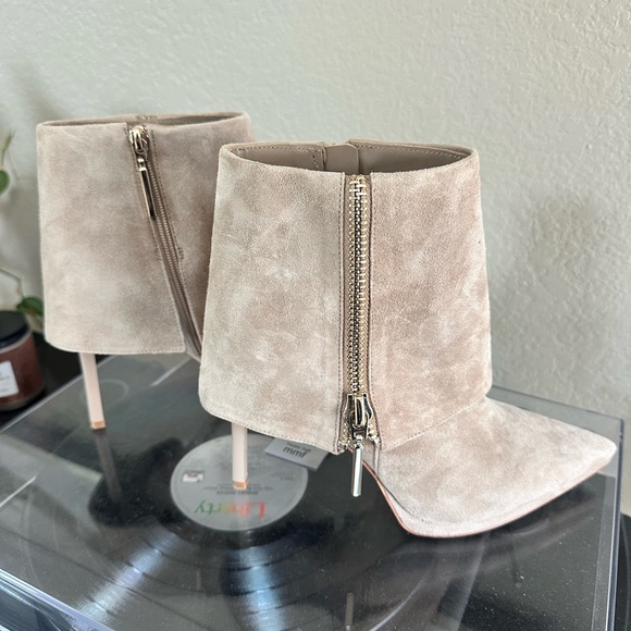 Steve Madden Taupe Suede Pointed Toe Ankle Boots with Gold Zipper - Picture 5 of 7